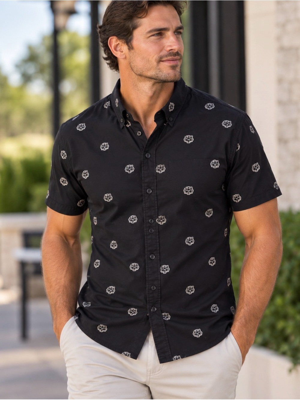Drill Clothing Black Short-Sleeve Button-Down Shirt with Tiger Print Small